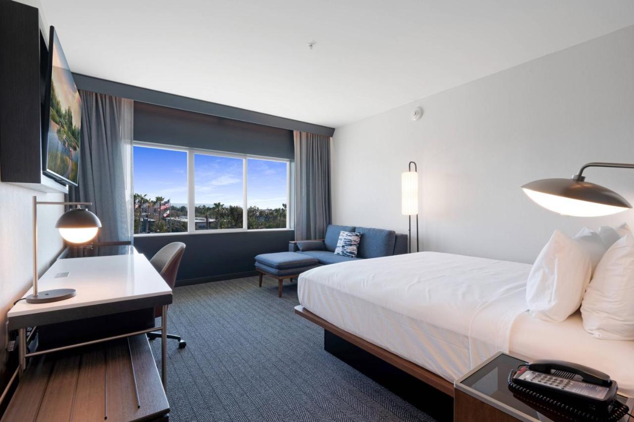 Courtyard By Marriott Marina Del Rey Hotell Los Angeles Exteriör bild