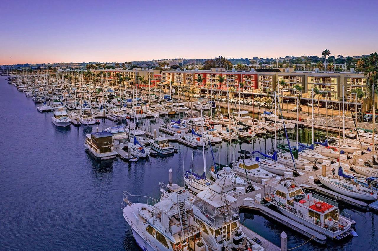 Courtyard By Marriott Marina Del Rey Hotell Los Angeles Exteriör bild