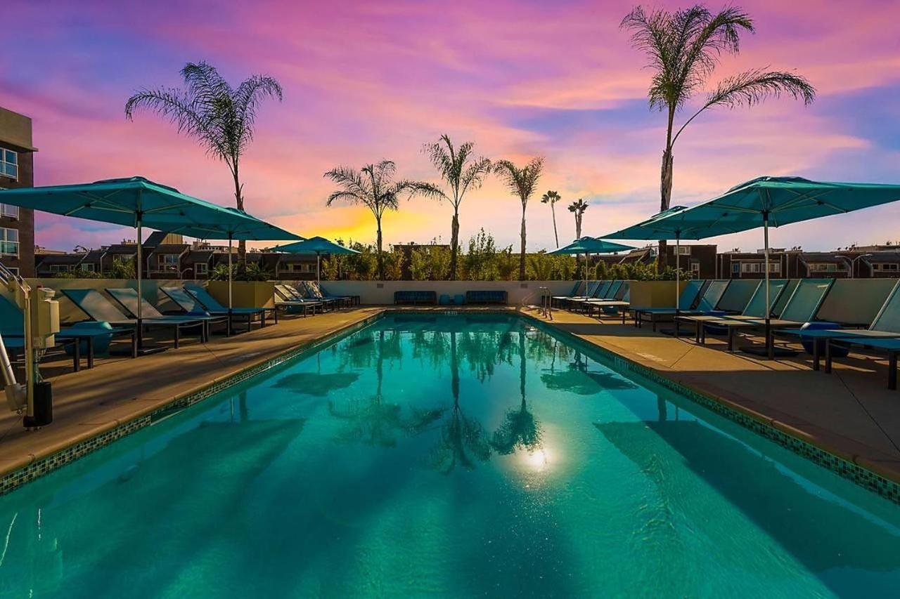 Courtyard By Marriott Marina Del Rey Hotell Los Angeles Exteriör bild