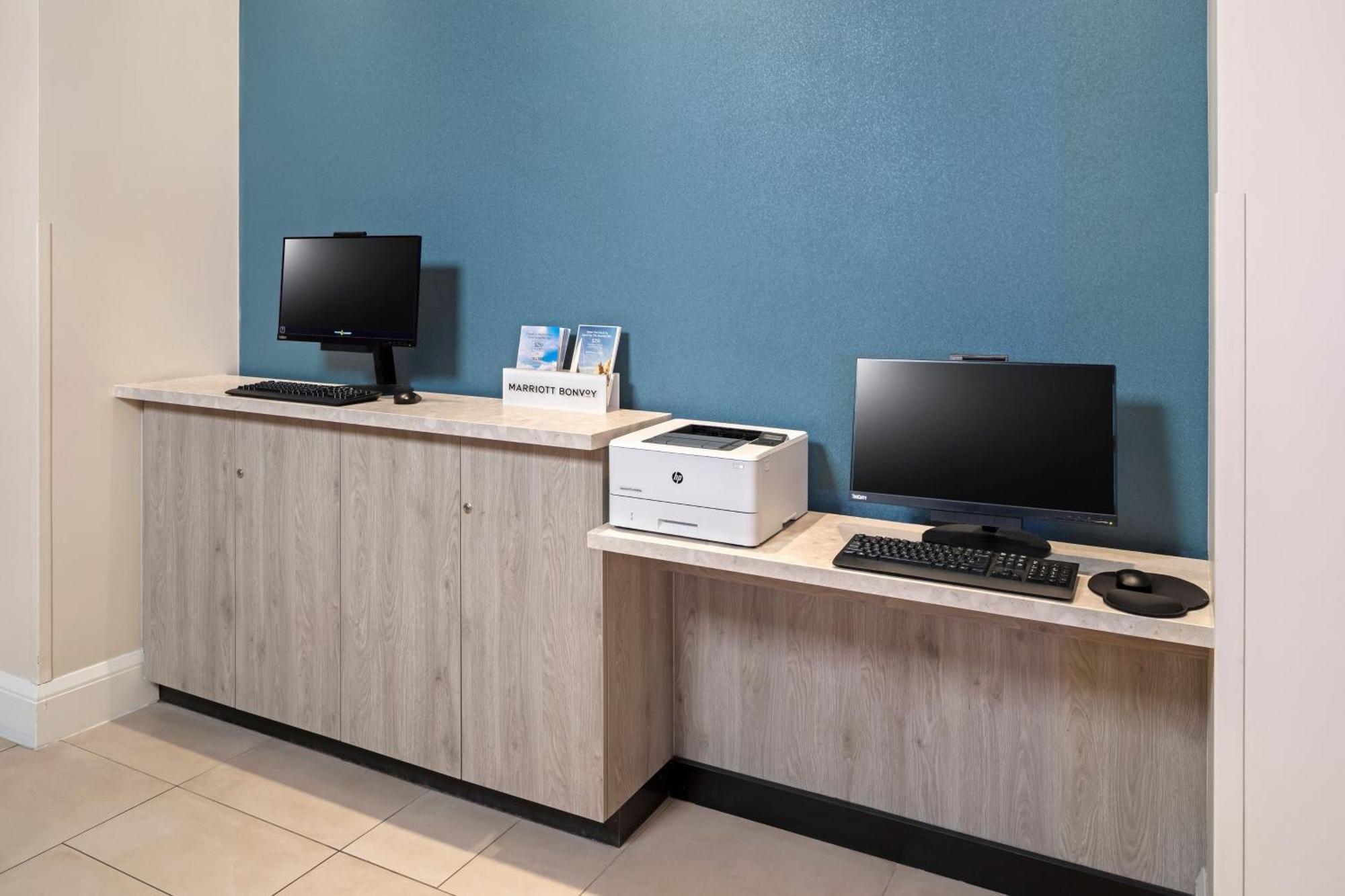 Courtyard By Marriott Marina Del Rey Hotell Los Angeles Exteriör bild