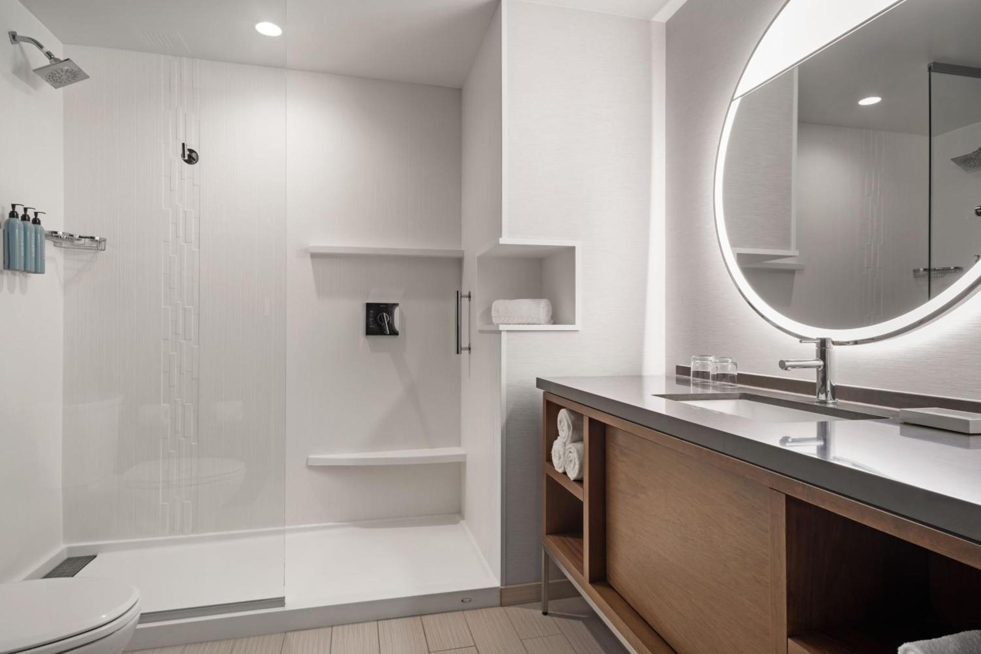 Courtyard By Marriott Marina Del Rey Hotell Los Angeles Exteriör bild